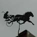 Trabendes Pferd mit Jockey und Sulky; Pferd